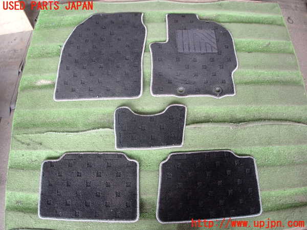 2UPJ-26487800]ヤリス(YARIS) ハイブリッド(MXPH15)フロアマット 中古_m0001.jpg