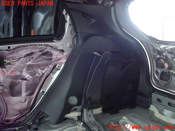 5UPJ-26487675]ヤリス(YARIS) ハイブリッド(MXPH15)右リアピラートリム 中古_m0001.jpg