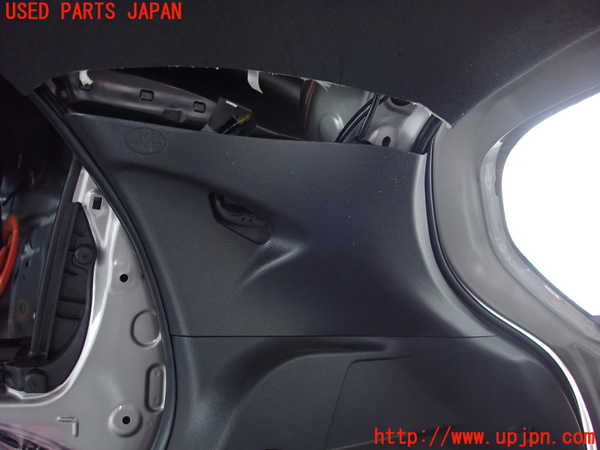 5UPJ-26487675]ヤリス(YARIS) ハイブリッド(MXPH15)右リアピラートリム 中古_m0002.jpg