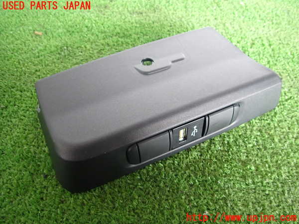 2UPJ-26487693]ヤリス(YARIS) ハイブリッド(MXPH15)内装トリム類3 中古_m0002.jpg