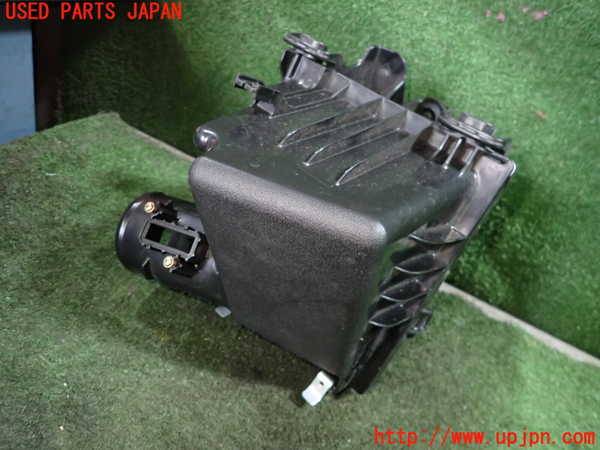 5UPJ-26502560]シエンタハイブリッド(MXPL10G)エアクリーナーボックス 中古_m0001.jpg