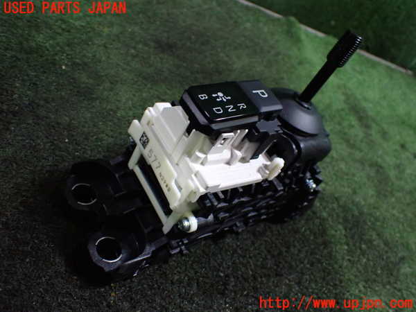 1UPJ-26507555]シエンタハイブリッド(MXPL10G)ATシフトレバー 中古_m0001.jpg