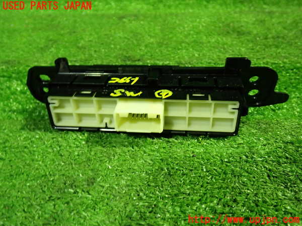 1UPJ-26516312]レクサス・RX200t(AGL20W)スイッチ7 (オートハイビーム・HUD) 中古_m0002.jpg