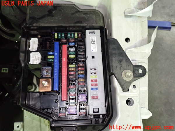 1UPJ-26516742]レクサス・RX200t(AGL20W)ヒューズボックス2 中古_m0002.jpg