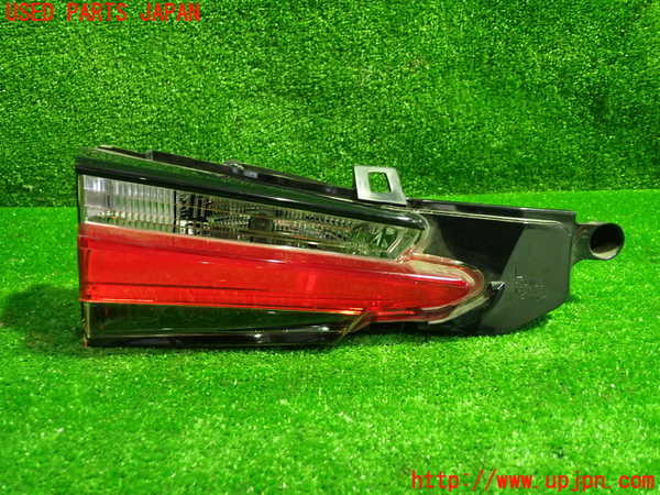 1UPJ-26521552]レクサス・NX200t(AGZ10)左リアフィニッシャー 中古_m0001.jpg