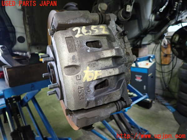 5UPJ-26524080]レクサス・NX200t(AGZ10)右フロントキャリパー 中古_m0001.jpg