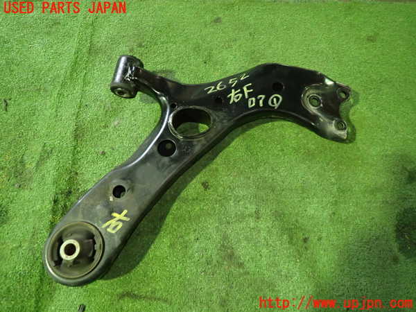5UPJ-26525176]レクサス・NX200t(AGZ10)右フロントロアアーム1 中古_m0001.jpg