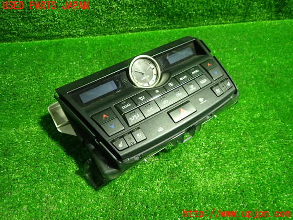 5UPJ-26526066]レクサス・NX200t(AGZ10)エアコンスイッチ1 中古_m0002.jpg