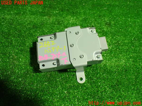 5UPJ-26526860]レクサス・NX200t(AGZ10)バッテリー 中古_m0004.jpg