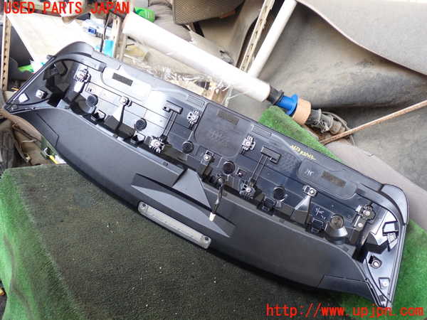 1UPJ-26531520]ハリアー(MXUA80)リアスポイラー 中古_m0003.jpg