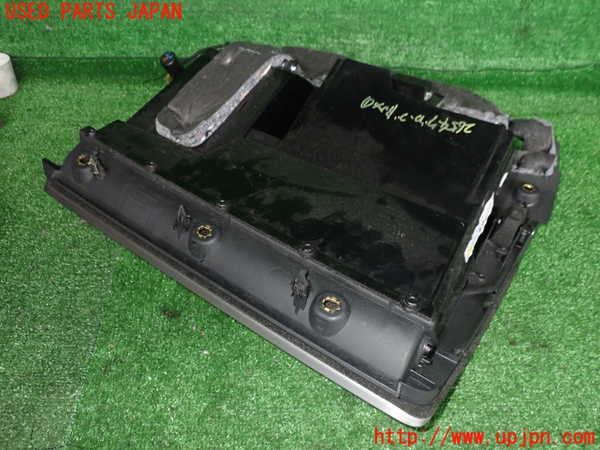 2UPJ-26547516]アウディ・TT クーペ(8JCDA)グローブボックス1 中古_m0002.jpg