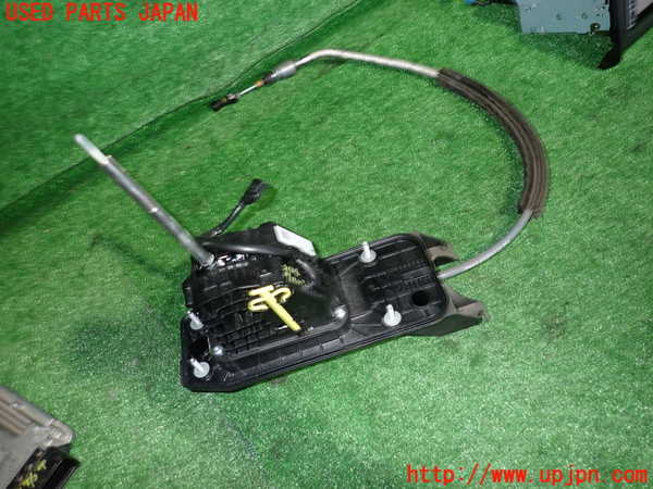 2UPJ-26547555]アウディ・TT クーペ(8JCDA)ATシフトレバー 中古_m0001.jpg