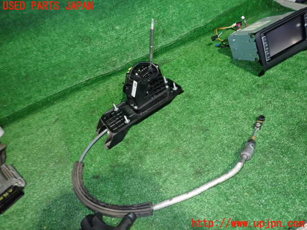 2UPJ-26547555]アウディ・TT クーペ(8JCDA)ATシフトレバー 中古_m0002.jpg