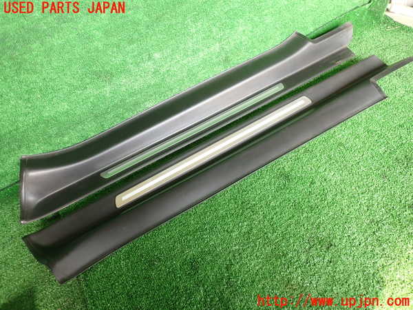 2UPJ-26547740]アウディ・TT クーペ(8JCDA)スカッフプレート 中古_m0001.jpg