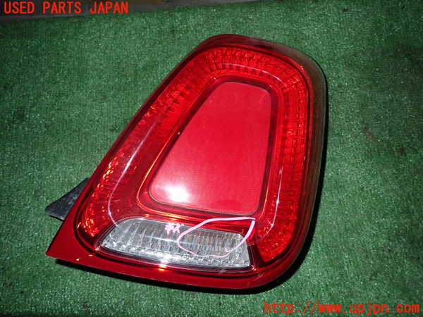 1UPJ-26551530]フィアット・500(31209)右テールランプ (52007422) 中古_m0001.jpg