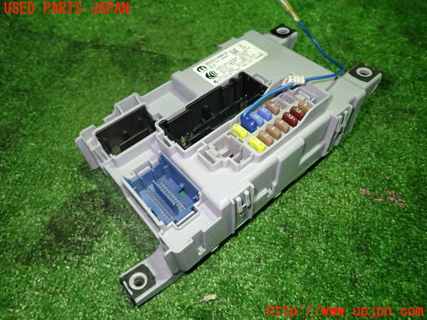 1UPJ-26556741]フィアット・500(31209)ヒューズボックス1 中古_m0001.jpg