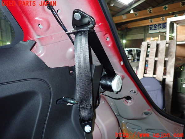 5UPJ-26557155]フィアット・500(31209)右2列目シートベルト 中古_m0001.jpg