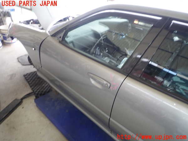 1UPJ-26561260]スカイライン(HR34)左前ドア ASAHI M2H3 中古_m0001.jpg