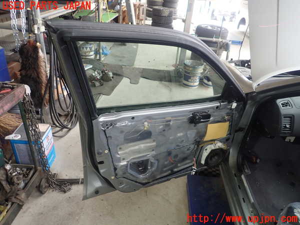 1UPJ-26561260]スカイライン(HR34)左前ドア ASAHI M2H3 中古_m0004.jpg