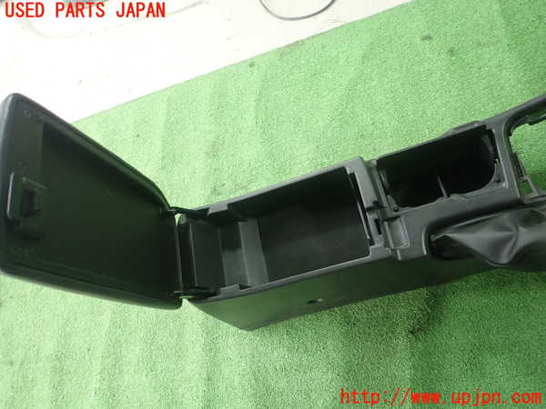 5UPJ-26567540]スカイライン(HR34)センターコンソール 中古_m0005.jpg