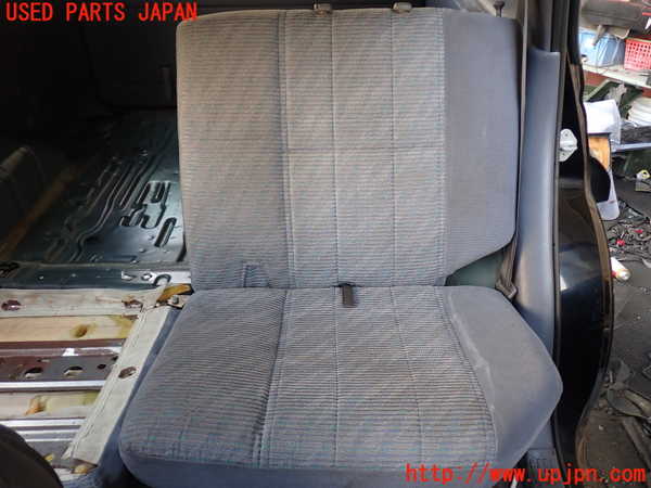 5UPJ-26577175]ハイラックスサーフ(RZN185W)左2列目シート 中古_m0001.jpg