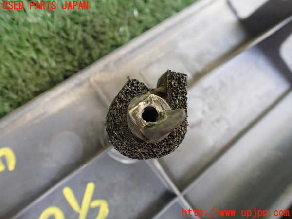 5UPJ-26577740]ハイラックスサーフ(RZN185W)スカッフプレート 中古_m0003.jpg