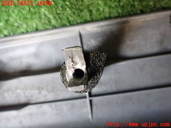 5UPJ-26577740]ハイラックスサーフ(RZN185W)スカッフプレート 中古_m0004.jpg