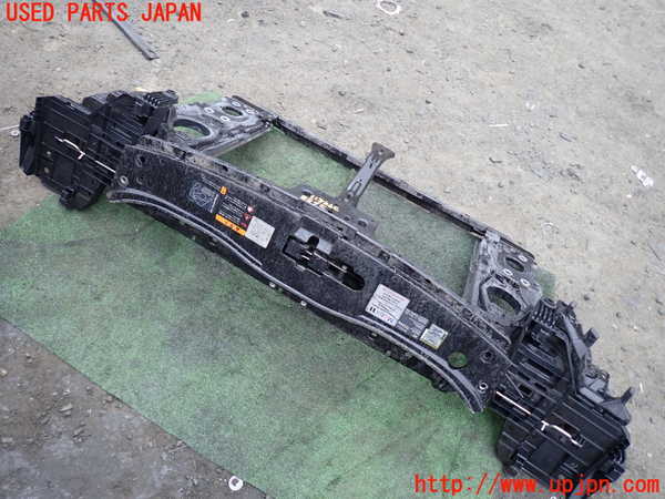 1UPJ-26581041]ポルシェ・カイエン GTS(9PAM4801G)コアサポート 中古_m0004.jpg