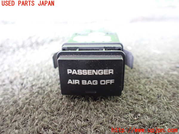 1UPJ-26586307]ポルシェ・カイエン GTS(9PAM4801G)スイッチ2 (パッセンジャー) 中古_m0001.jpg