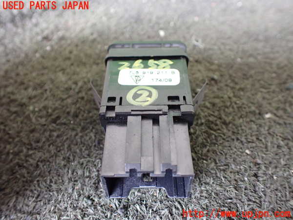 1UPJ-26586307]ポルシェ・カイエン GTS(9PAM4801G)スイッチ2 (パッセンジャー) 中古_m0002.jpg