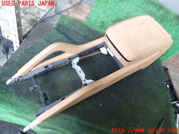 1UPJ-26587540]ポルシェ・カイエン GTS(9PAM4801G)センターコンソール 中古_m0001.jpg