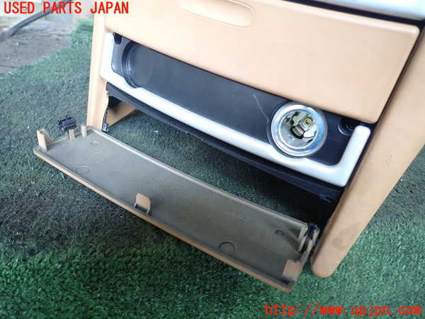 1UPJ-26587540]ポルシェ・カイエン GTS(9PAM4801G)センターコンソール 中古_m0004.jpg