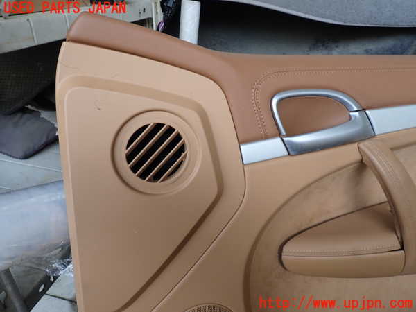 1UPJ-26581234]ポルシェ・カイエン GTS(9PAM4801G)右前ドア内張り 中古_m0002.jpg