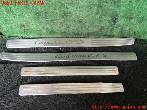 1UPJ-26587740]ポルシェ・カイエン GTS(9PAM4801G)スカッフプレート 中古_m0001.jpg