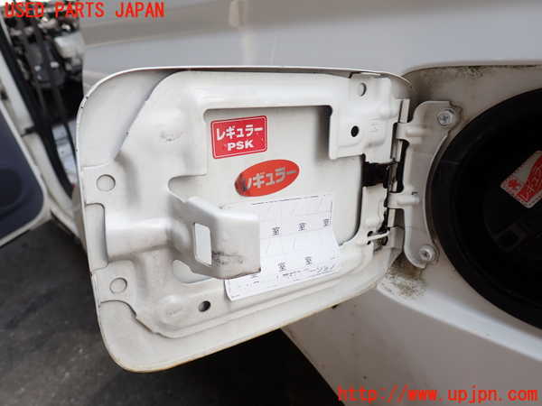 5UPJ-26611690]ハイラックスサーフ(RZN185W)フューエルリッド 中古_m0002.jpg