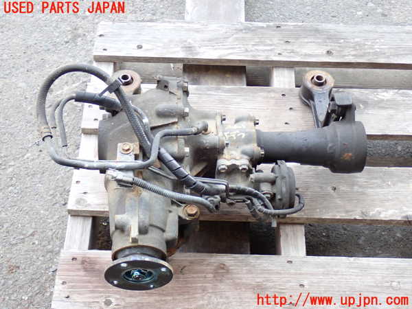 2UPJ-26614350]ハイラックスサーフ(RZN185W)フロントデフ 中古_m0001.jpg