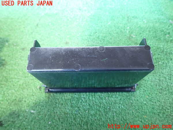 5UPJ-26617841]ハイラックスサーフ(RZN185W)小物入れ1 中古_m0003.jpg