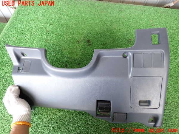 2UPJ-26617691]ハイラックスサーフ(RZN185W)内装トリム類1 中古_m0002.jpg