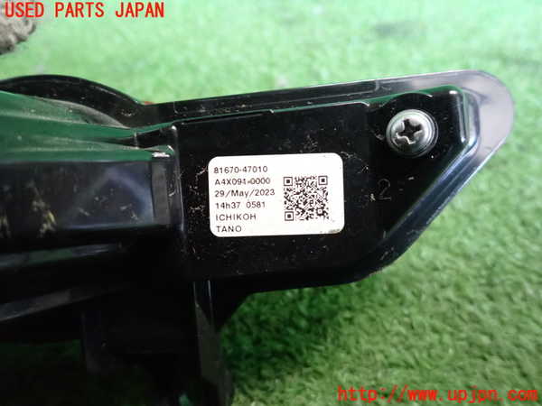 2UPJ-26621550]プリウス(ZVW60)右リアフィニッシャー 中古_m0004.jpg