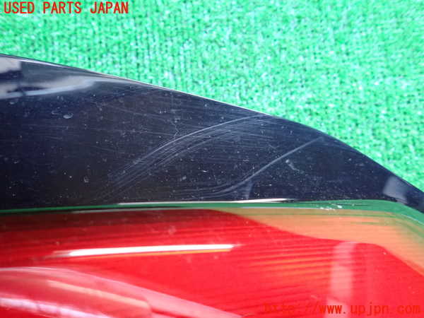 2UPJ-26621530]プリウス(ZVW60)右テールランプ 中古_m0002.jpg