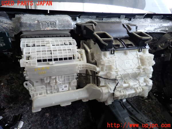 5UPJ-26626081]プリウス(ZVW60)エバポレーター1 中古_m0001.jpg