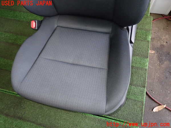 5UPJ-26627065]プリウス(ZVW60)助手席シート 中古_m0002.jpg