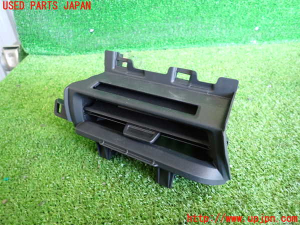 2UPJ-26627526]プリウス(ZVW60)エアコン吹き出し口1 (右) 中古_m0001.jpg