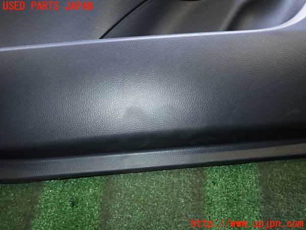 2UPJ-26621264]プリウス(ZVW60)左前ドア内張り 中古_m0002.jpg