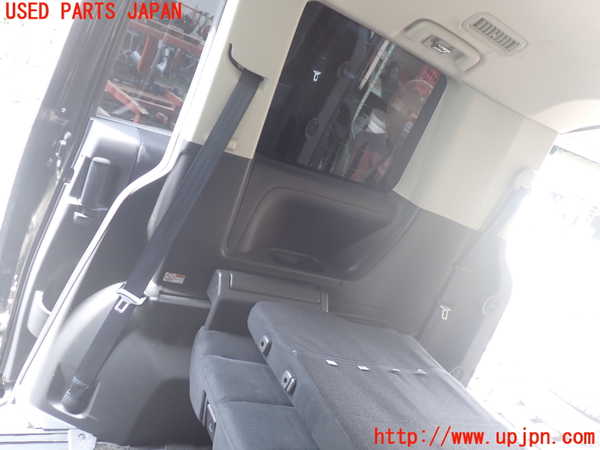1UPJ-26647675]デリカD：5(CV1W)右リアピラートリム 中古_m0001.jpg