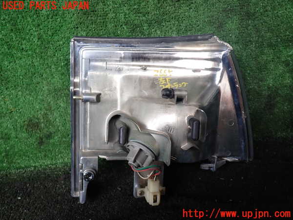 1UPJ-26651152]ハイエースワゴン100系(LH100G)左コーナーランプ 中古_m0003.jpg