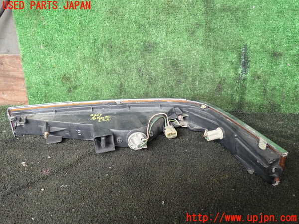 1UPJ-26651160]ハイエースワゴン100系(LH100G)右ウィンカーレンズ 中古_m0003.jpg