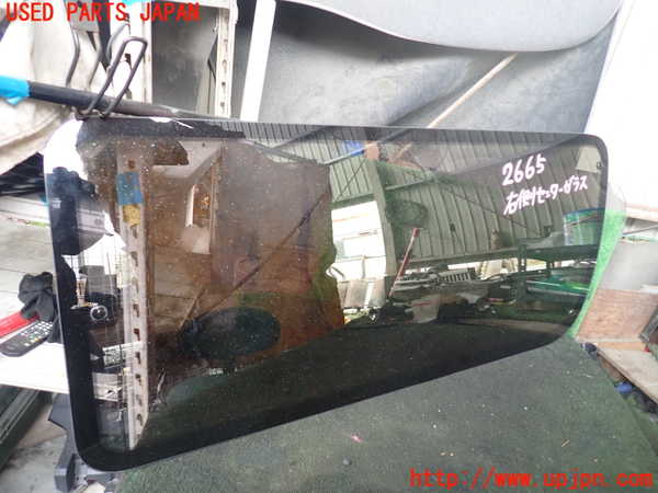 1UPJ-26651370]ハイエースワゴン100系(LH100G)右サイドセンターガラス M2855 中古_m0001.jpg