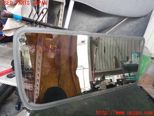 1UPJ-26651370]ハイエースワゴン100系(LH100G)右サイドセンターガラス M2855 中古_m0002.jpg