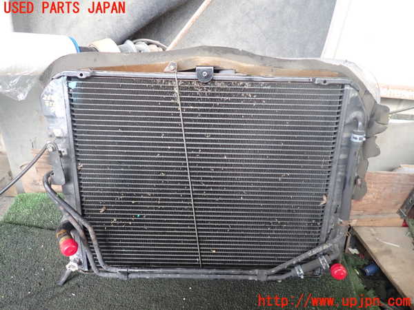 5UPJ-26652321]ハイエースワゴン100系(LH100G)ラジエーター1 (AT用) 中古_m0001.jpg